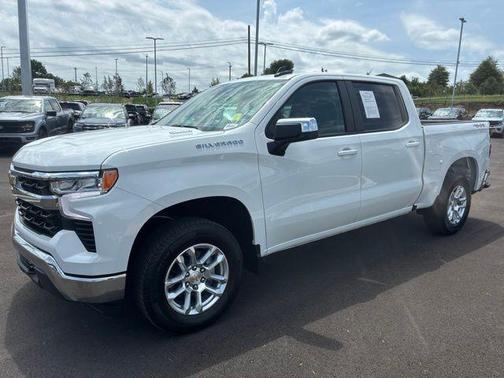 Summit White 2026 Chevrolet Silverado 1500 LT
