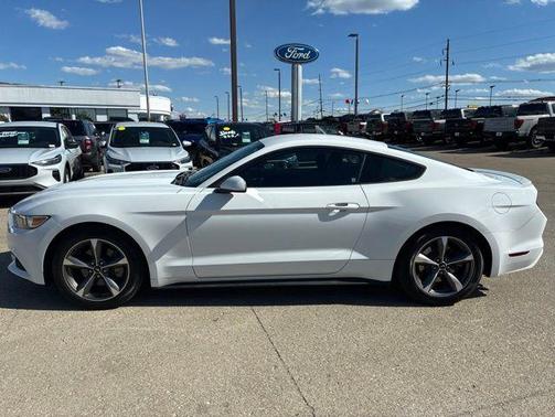 Oxford White 2015 Ford Mustang V6