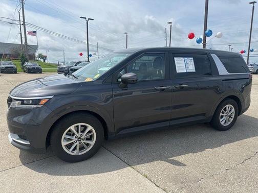 2024 Kia Carnival LX