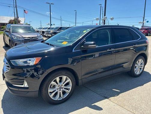Agate Black Metallic 2022 Ford Edge Titanium