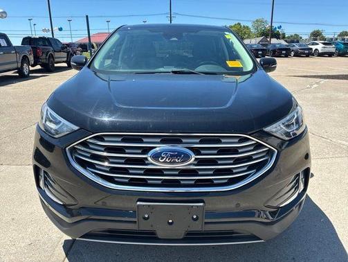 Agate Black Metallic 2022 Ford Edge Titanium