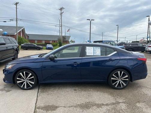 2022 Nissan Altima 2.0 SR