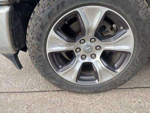 Billet Silver Metallic Clearcoat 2022 RAM 1500 Laramie