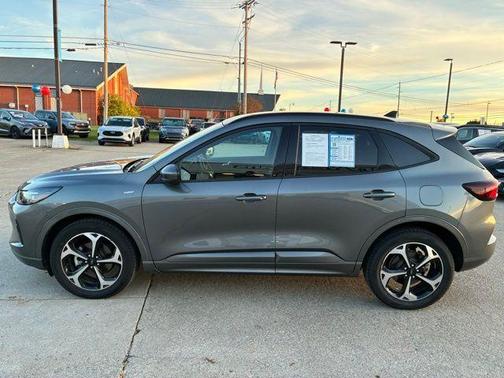 2024 Ford Escape ST-Line Elite