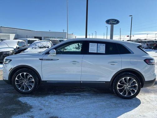 2022 Lincoln Nautilus Reserve