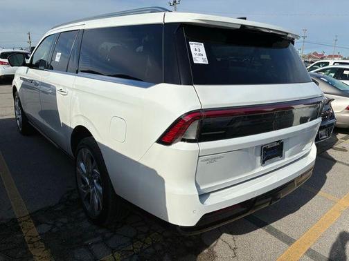 2025 Lincoln Navigator L Reserve