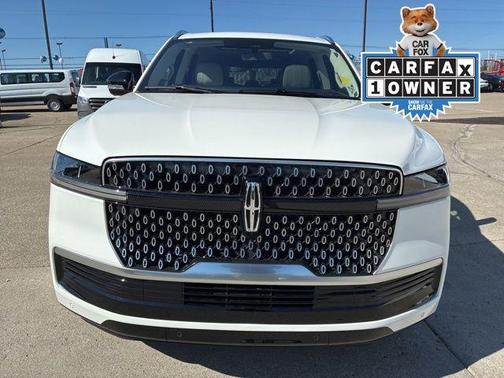 Pristine White 2025 Lincoln Navigator L Reserve