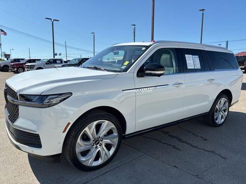Pristine White 2025 Lincoln Navigator L Reserve