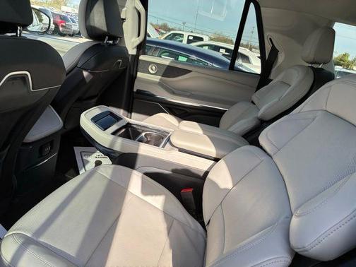 2025 Lincoln Navigator L Reserve