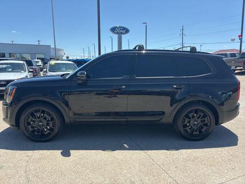 Ebony Black 2022 Kia Telluride EX