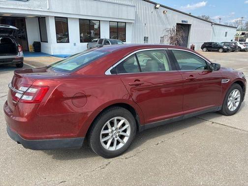 Sunset 2014 Ford Taurus SE