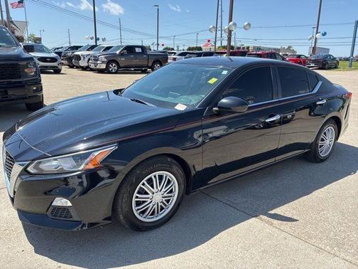 Super Black 2020 Nissan Altima 2.5 S