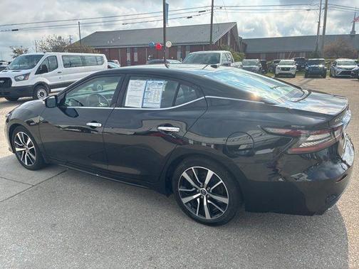 2023 Nissan Maxima SV