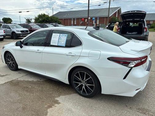 Wind Chill Pearl 2022 Toyota Camry XSE