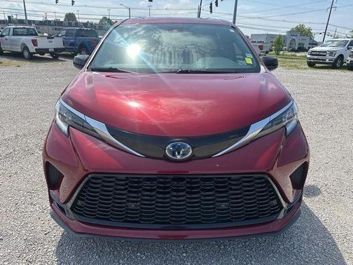 2021 Toyota Sienna XSE 7 Passenger
