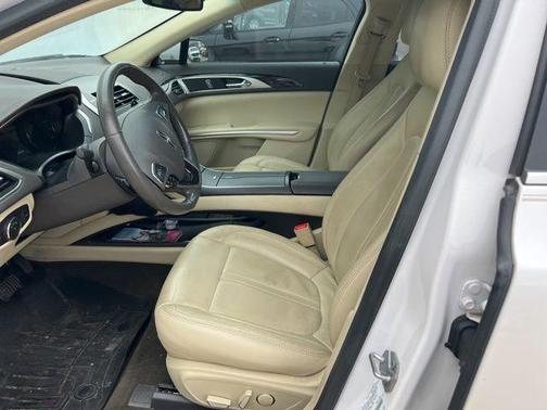 2014 Lincoln MKZ Base