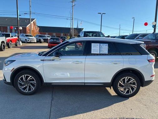 2024 Lincoln Corsair Premiere