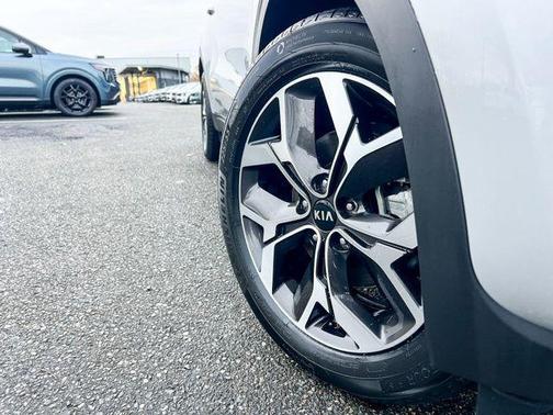 2022 Kia Sportage EX