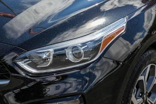 Photo 4 of 25 of 2020 Kia Forte LXS