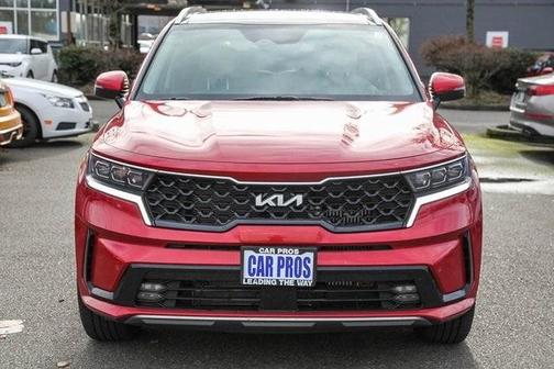 Photo 2 of 11 of 2022 Kia Sorento Plug-In Hybrid SX