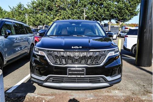 2024 Kia Carnival LX