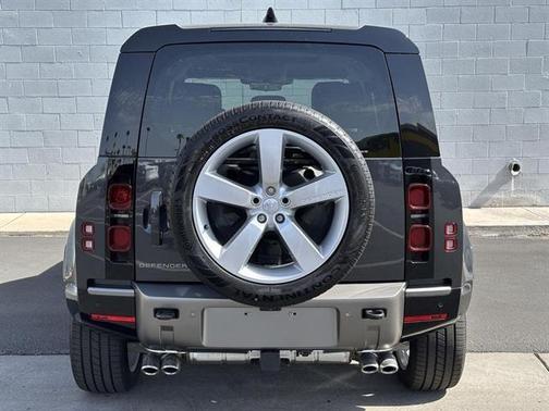 2025 Land Rover Defender 110 P500 X-Dynamic SE