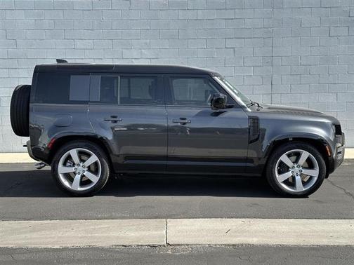 2025 Land Rover Defender 110 P500 X-Dynamic SE