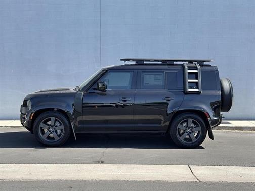 2025 Land Rover Defender P400 X-Dynamic SE