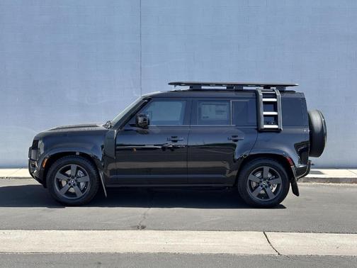 2025 Land Rover Defender P400 X-Dynamic SE