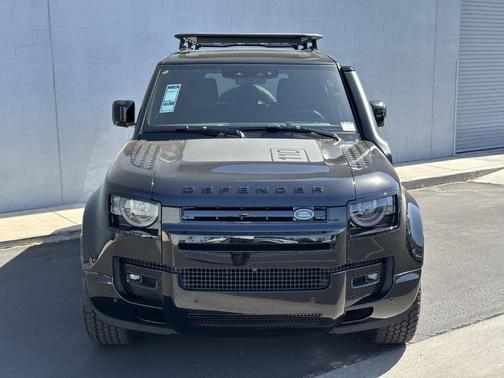 2025 Land Rover Defender P400 X-Dynamic SE