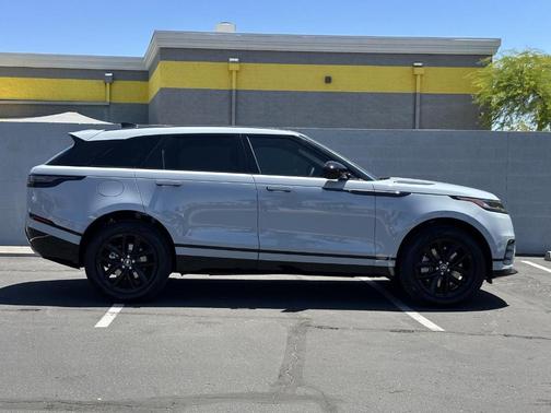 2026 Land Rover Range Rover Velar Dynamic SE