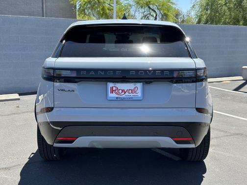 2026 Land Rover Range Rover Velar Dynamic SE