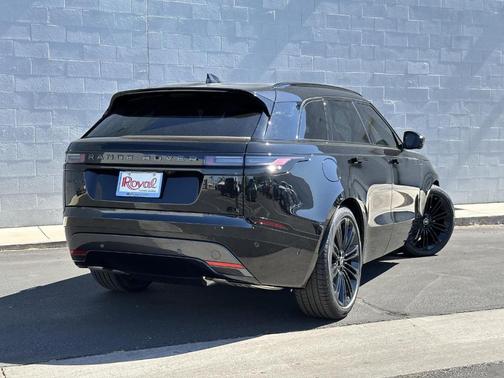 2026 Land Rover Range Rover Velar P250 Dynamic SE