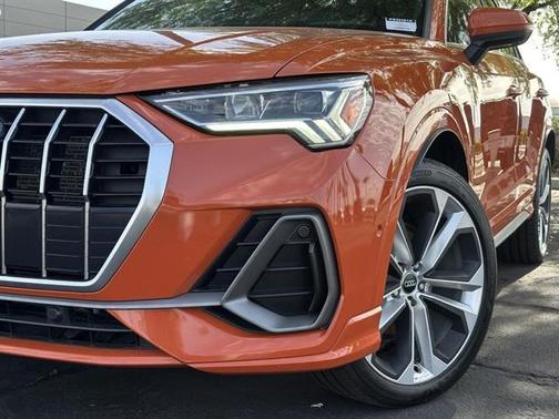2020 Audi Q3 45 S line Prestige