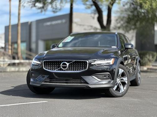 2021 Volvo V60 Cross Country T5