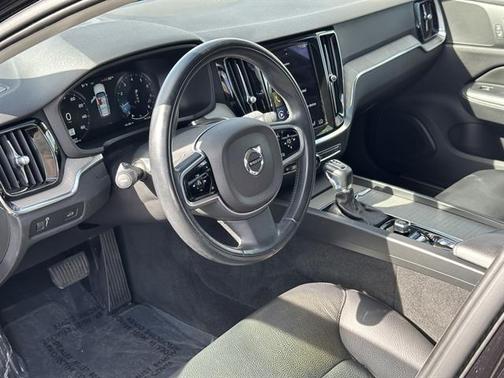 2021 Volvo V60 Cross Country T5