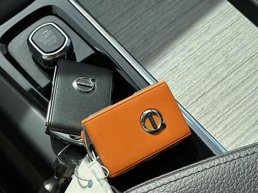 2021 Volvo V60 Cross Country T5