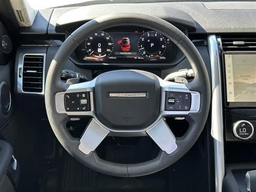 2024 Land Rover Discovery P300 S