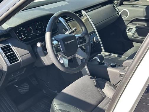 2024 Land Rover Discovery P300 S