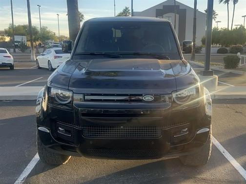 2023 Land Rover Defender 90 V8