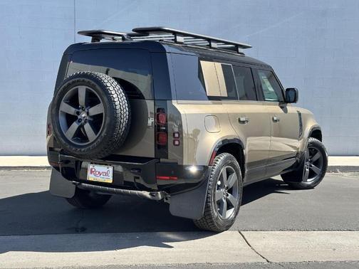 2025 Land Rover Defender P400 X-Dynamic SE
