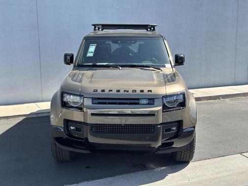 2025 Land Rover Defender P400 X-Dynamic SE