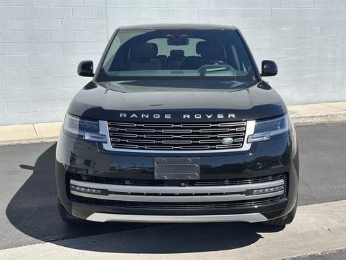 2025 Land Rover Range Rover P530 SE