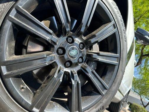 Yulong White 2020 Land Rover Range Rover HSE