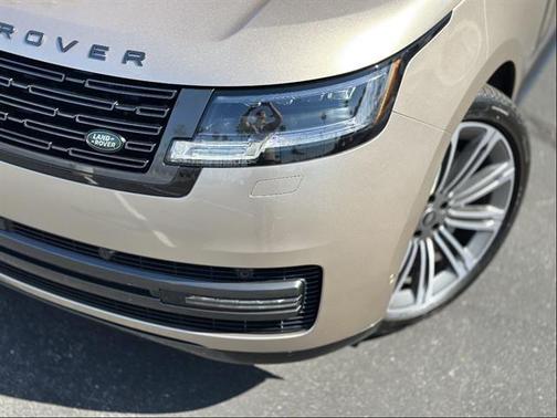 2025 Land Rover Range Rover P400 SE