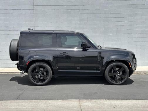 2024 Land Rover Defender P525 V8
