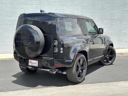 2024 Land Rover Defender P525 V8