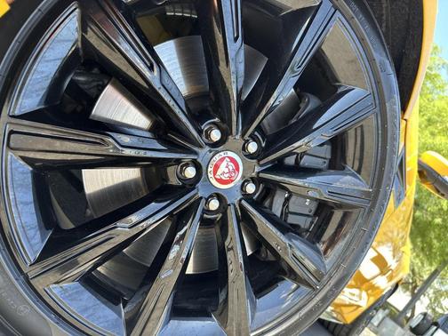 2021 Jaguar F-TYPE R