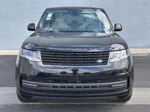 2025 Land Rover Range Rover P400 SE
