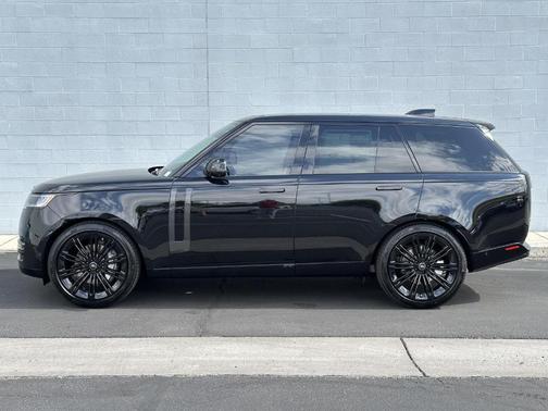 2025 Land Rover Range Rover P400 SE